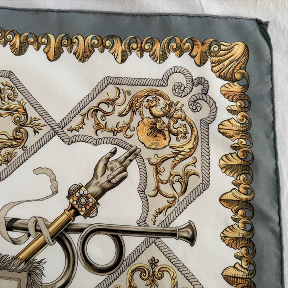 Authentic Vintage Hermès “Ludovicus Magnus” Silk Scarf - Picture 10 of 12